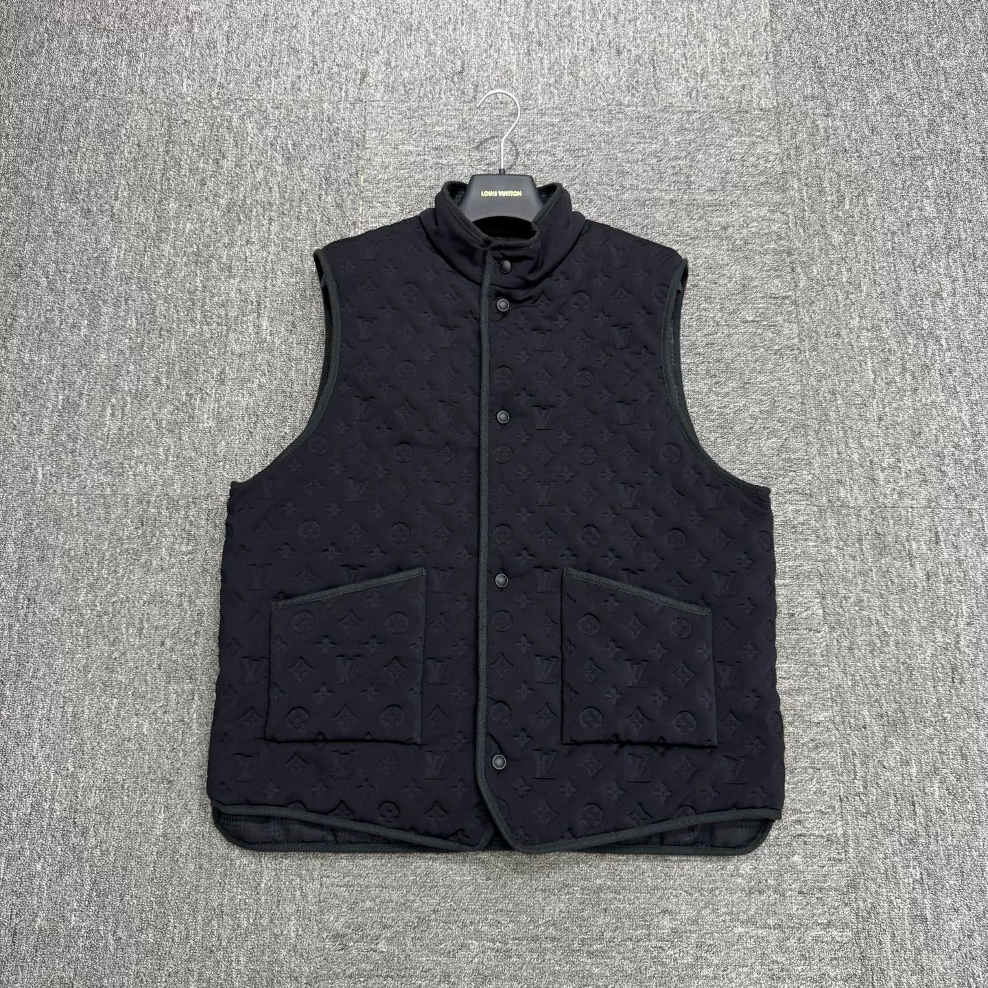 Louis Vuitton Louis Vuitton Monogram Reversible Vest Size L Size US L / EU 52-54 / 3 - 2 Thumbnail