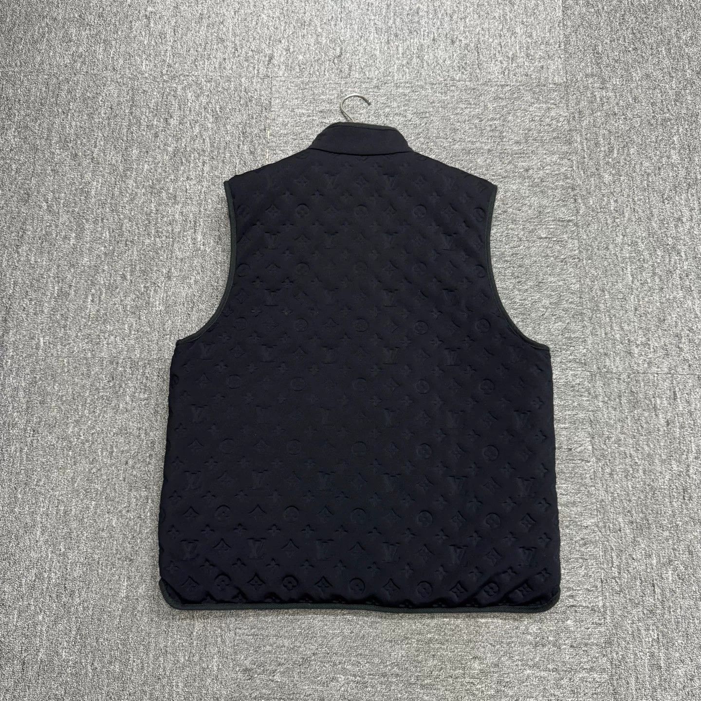 Louis Vuitton Louis Vuitton Monogram Reversible Vest Size L Size US L / EU 52-54 / 3 - 3 Thumbnail