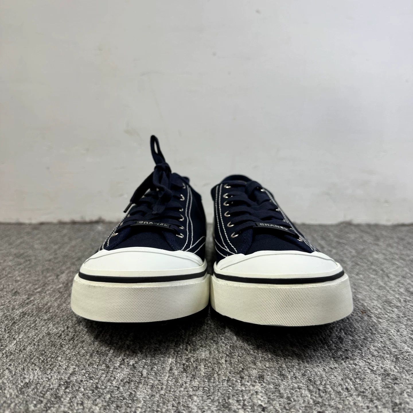 Chanel Chanel Navy Canvas Low-Top Sneakers Size 11 Size US 11 / EU 44 - 3 Thumbnail