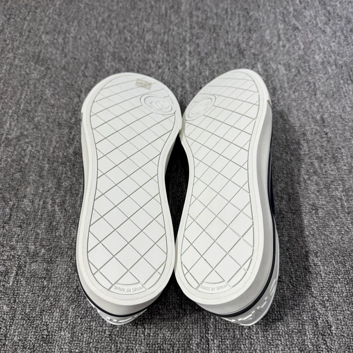 Chanel Chanel Navy Canvas Low-Top Sneakers Size 11 Size US 11 / EU 44 - 5 Thumbnail