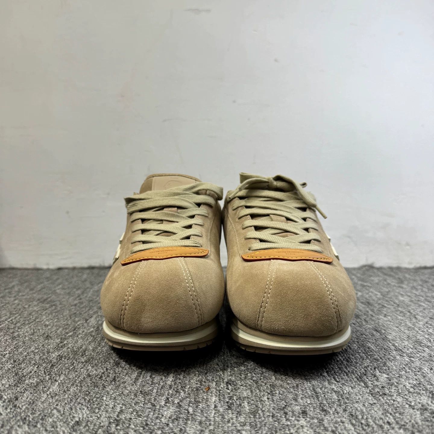 Louis Vuitton Louis Vuitton Beige Suede Sneakers Size 9 Size US 9 / EU 42 - 3 Thumbnail