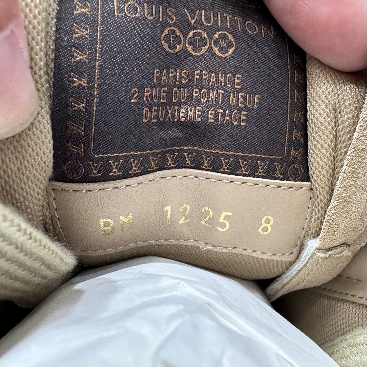 Louis Vuitton Louis Vuitton Beige Suede Sneakers Size 9 Size US 9 / EU 42 - 6 Thumbnail