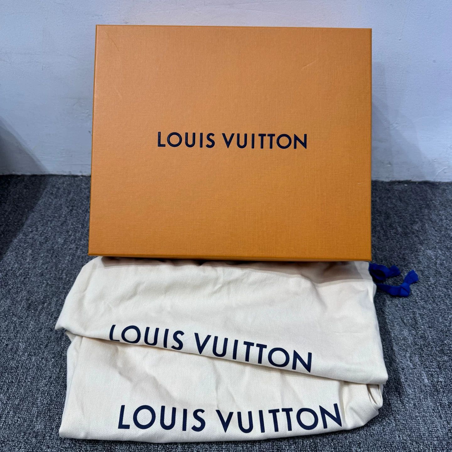 Louis Vuitton Louis Vuitton Beige Suede Sneakers Size 9 Size US 9 / EU 42 - 7 Thumbnail
