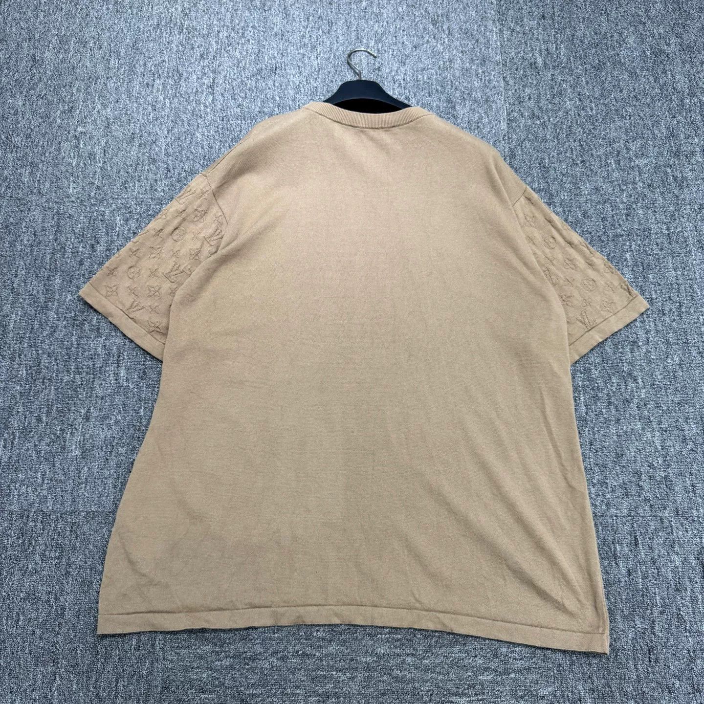 Louis Vuitton Louis Vuitton Embossed Monogram Knit T-Shirt US XL Size US XL / EU 56 / 4 - 6 Thumbnail