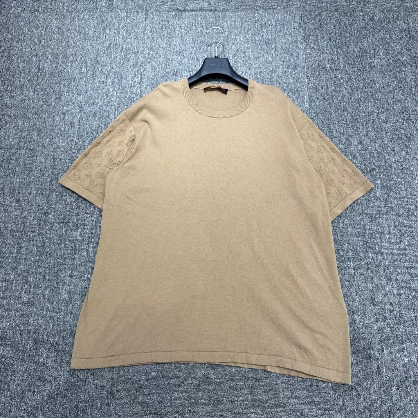Louis Vuitton Louis Vuitton Embossed Monogram Knit T-Shirt US XL Size US XL / EU 56 / 4 - 2 Thumbnail