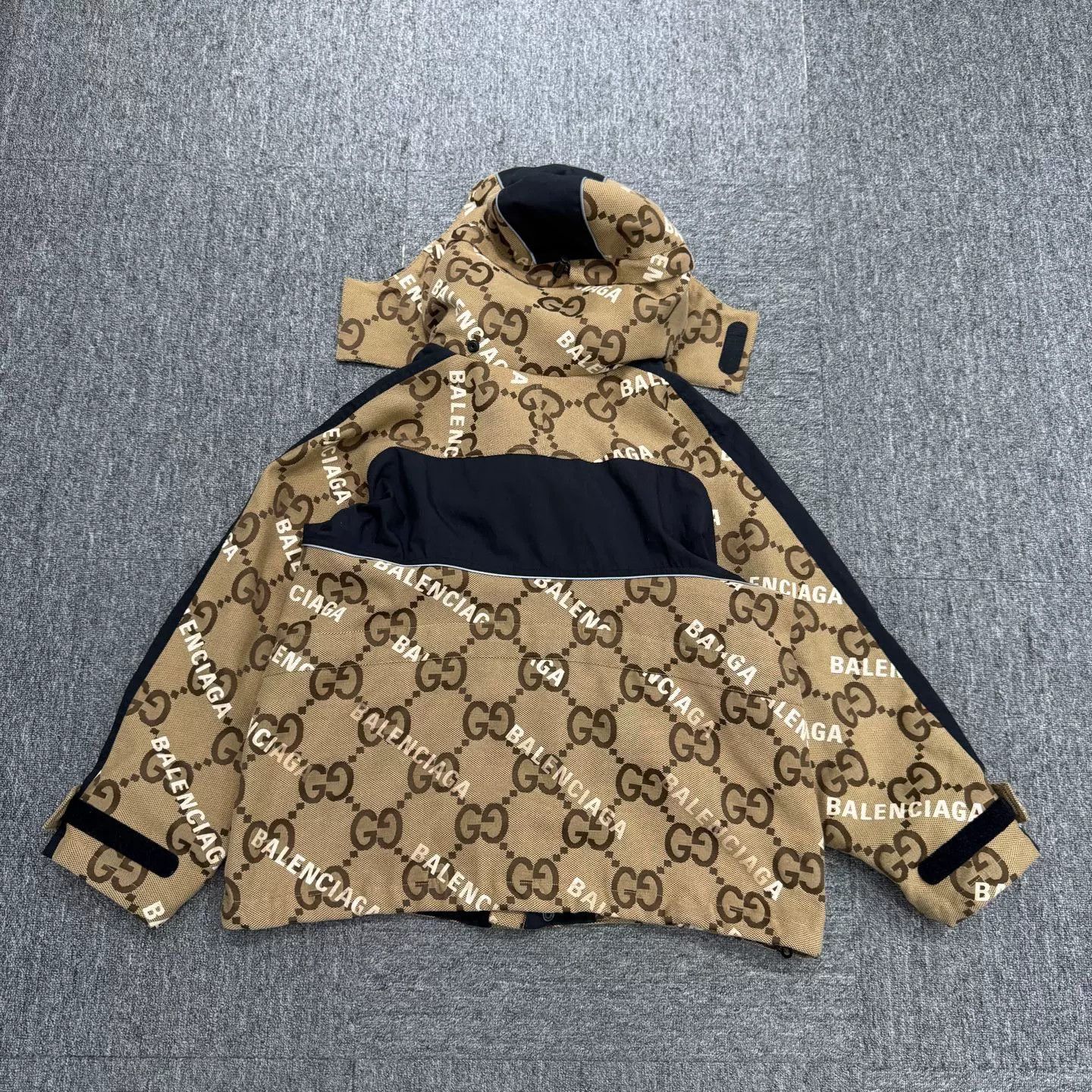 Gucci Gucci x Balenciaga Logo Print Jacket Size 36 Size XS / US 0-2 / IT 36-38 - 6 Thumbnail