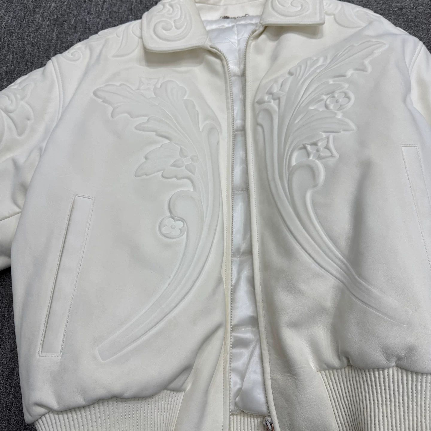Louis Vuitton Louis Vuitton Embossed Calfskin Bomber Jacket Size 50 Size US M / EU 48-50 / 2 - 3 Thumbnail