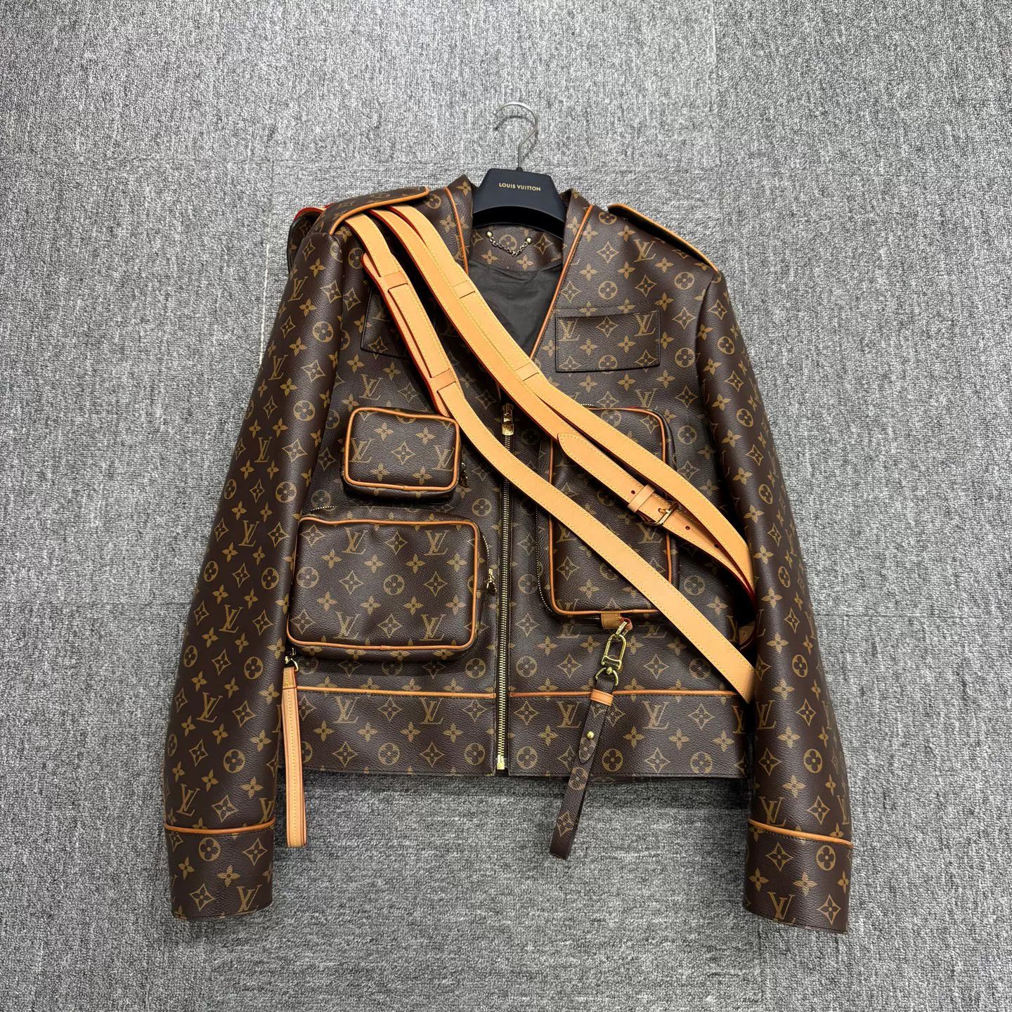 Louis Vuitton Louis Vuitton Monogram Strap Jacket Size 44 Size US S / EU 44-46 / 1 - 2 Thumbnail