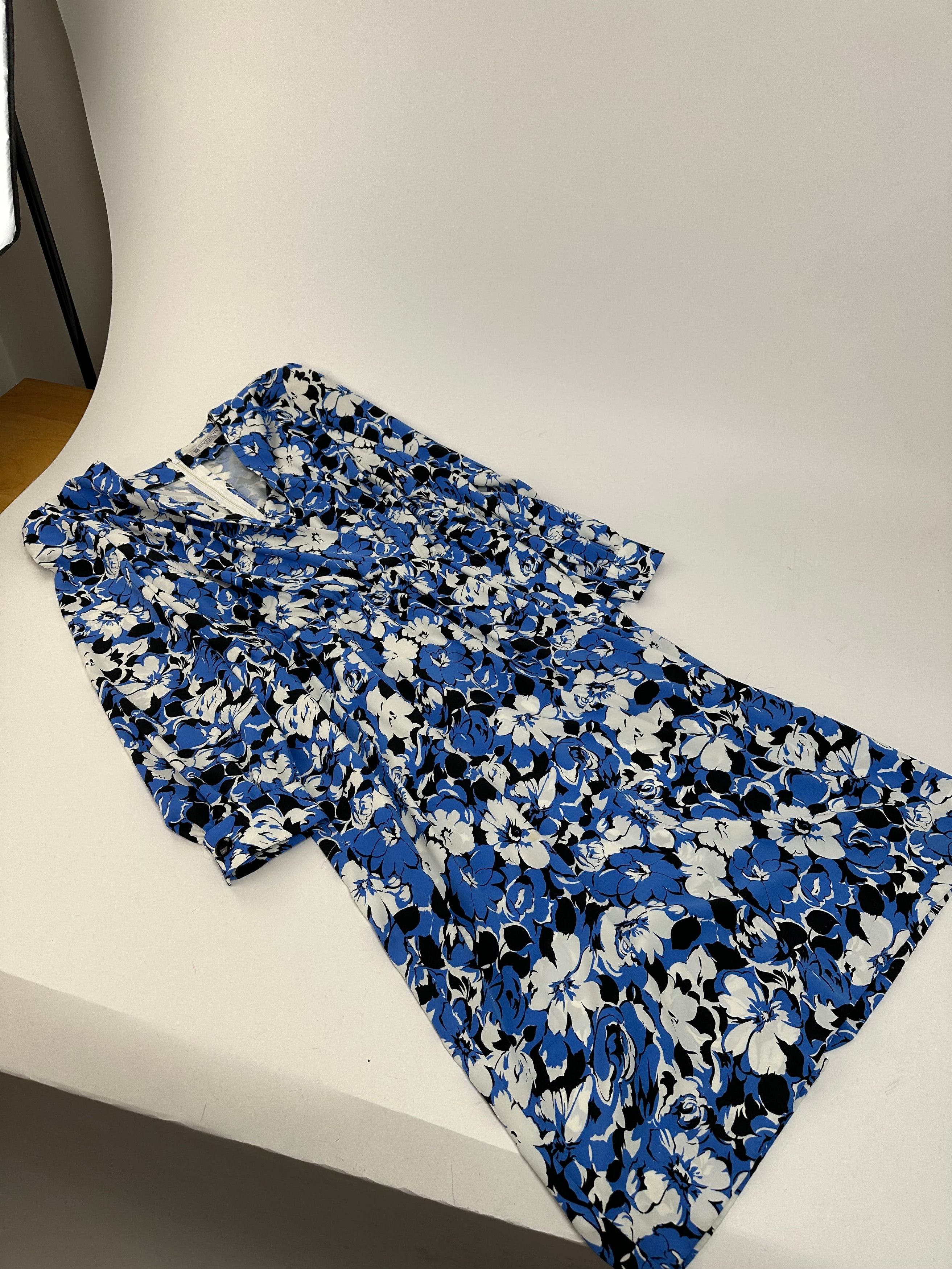 Givenchy Vintage Floral Print Silk Midi Dress Blue Size L / US 10 / IT 46 - 10 Thumbnail