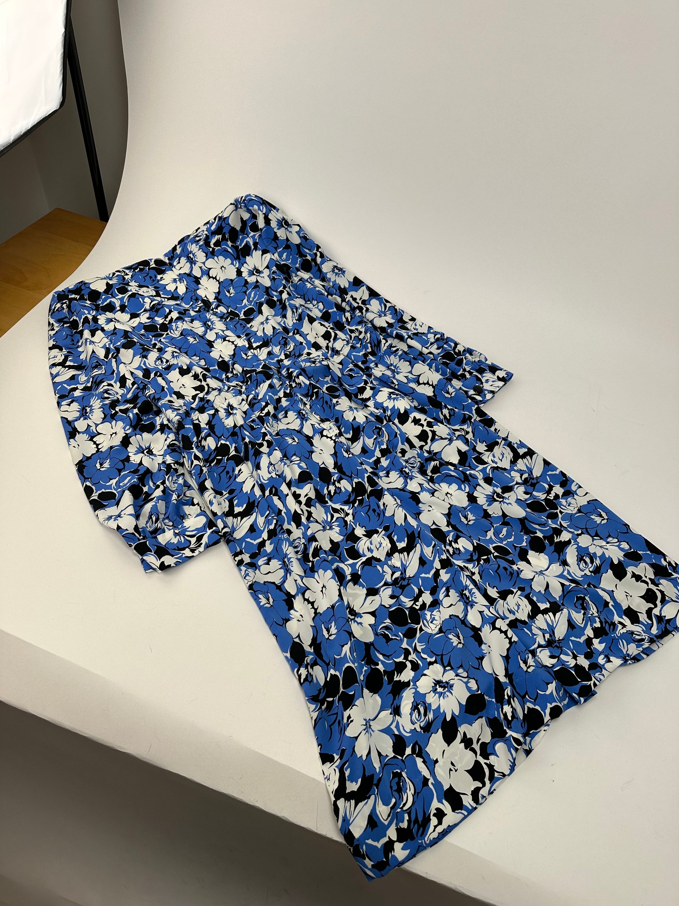 Givenchy Vintage Floral Print Silk Midi Dress Blue Size L / US 10 / IT 46 - 6 Thumbnail