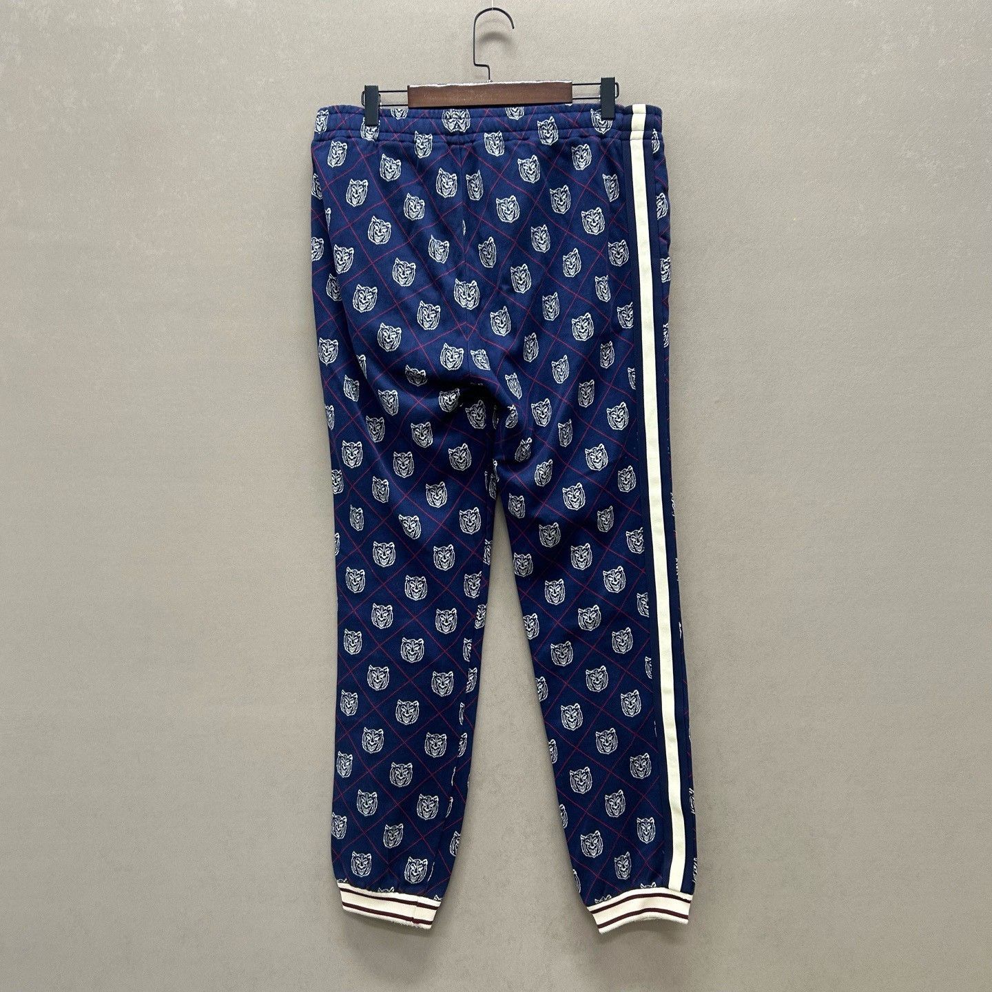 Gucci Gucci Tiger Print Sweatpants Size L Size US 34 / EU 50 - 3 Thumbnail