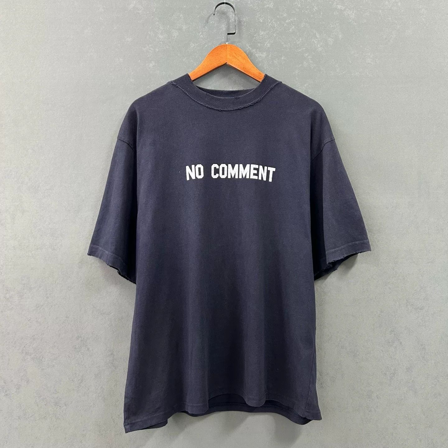 Balenciaga Balenciaga No Comment Print T-Shirt XXS Size US XXS / EU 40 - 2 Thumbnail