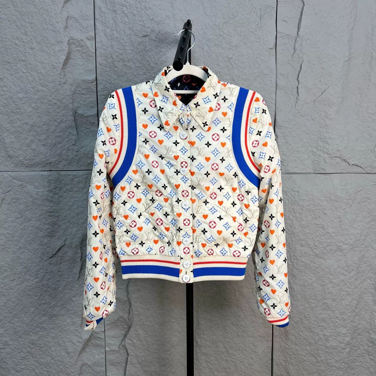 Louis Vuitton Louis Vuitton Monogram Heart Reversible Jacket Size 34 Size XS / US 0-2 / IT 36-38 - 3 Thumbnail