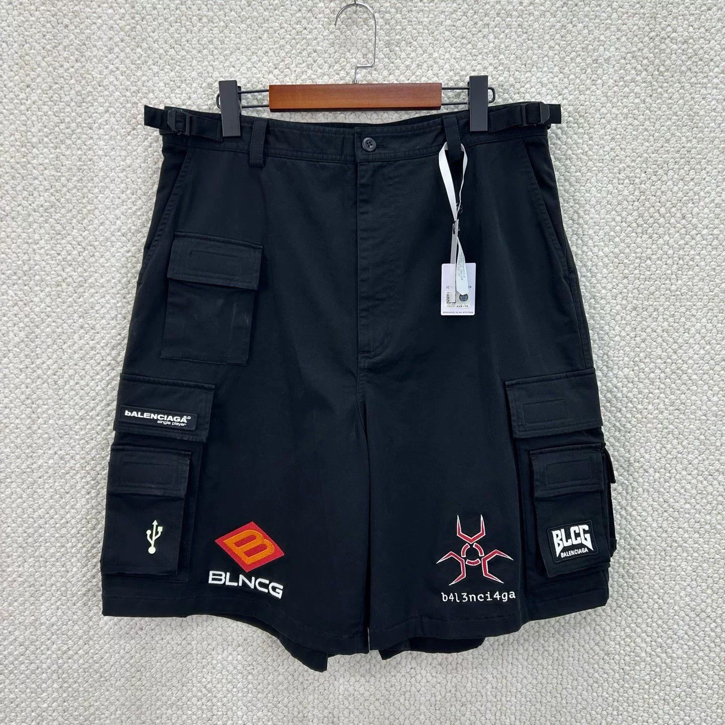 Balenciaga Balenciaga Gamer Cargo Shorts Size 50 Size US 34 / EU 50 - 2 Thumbnail