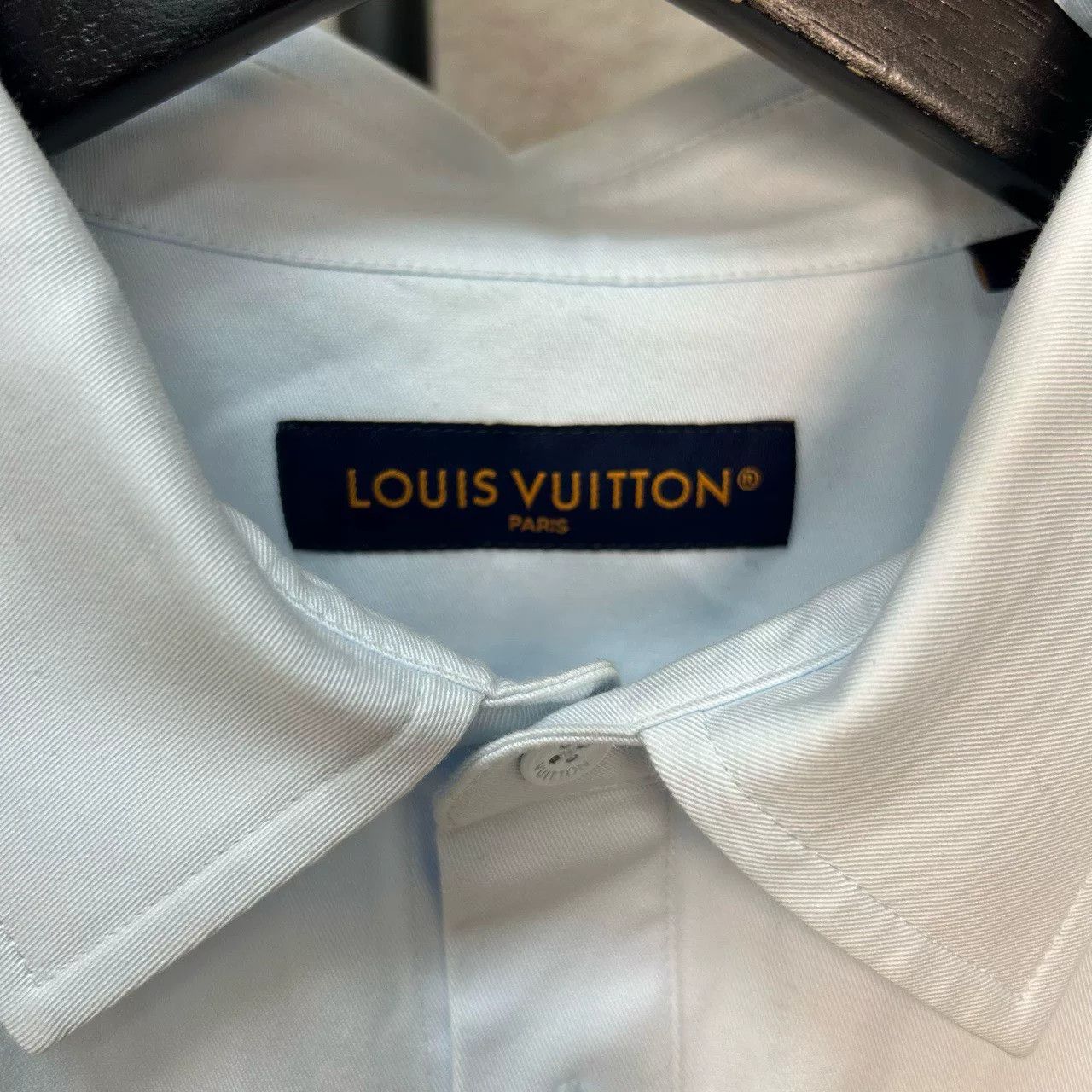 Louis Vuitton Louis Vuitton Flocked Logo Pocket Short Sleeve Shirt XL Size US XL / EU 56 / 4 - 4 Thumbnail
