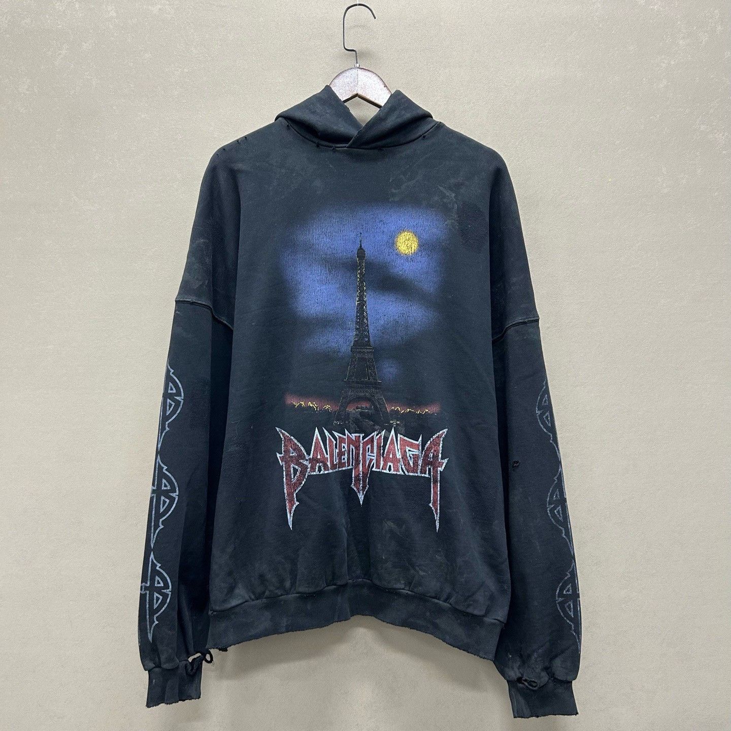 Balenciaga Balenciaga Eiffel Tower Distressed Hoodie Size L Size US L / EU 52-54 / 3 - 2 Thumbnail
