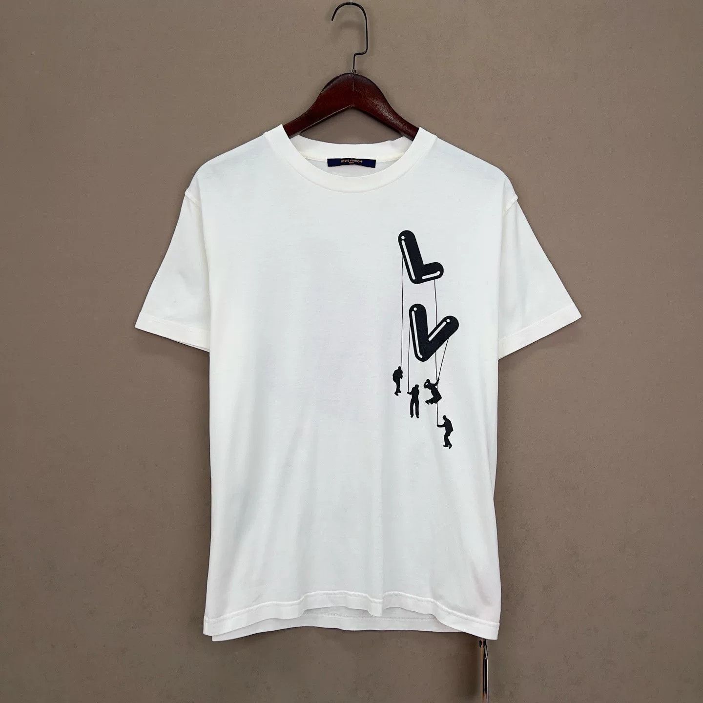 Louis Vuitton Louis Vuitton Puppet Print T-Shirt Size M Size US M / EU 48-50 / 2 - 2 Thumbnail