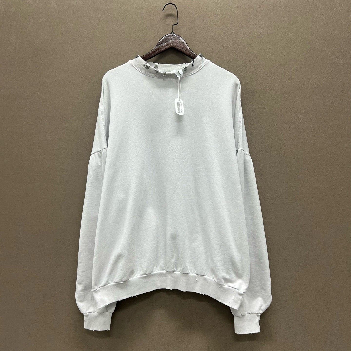 Balenciaga Balenciaga Metal Detail Sweatshirt Size M Size US M / EU 48-50 / 2 - 2 Thumbnail