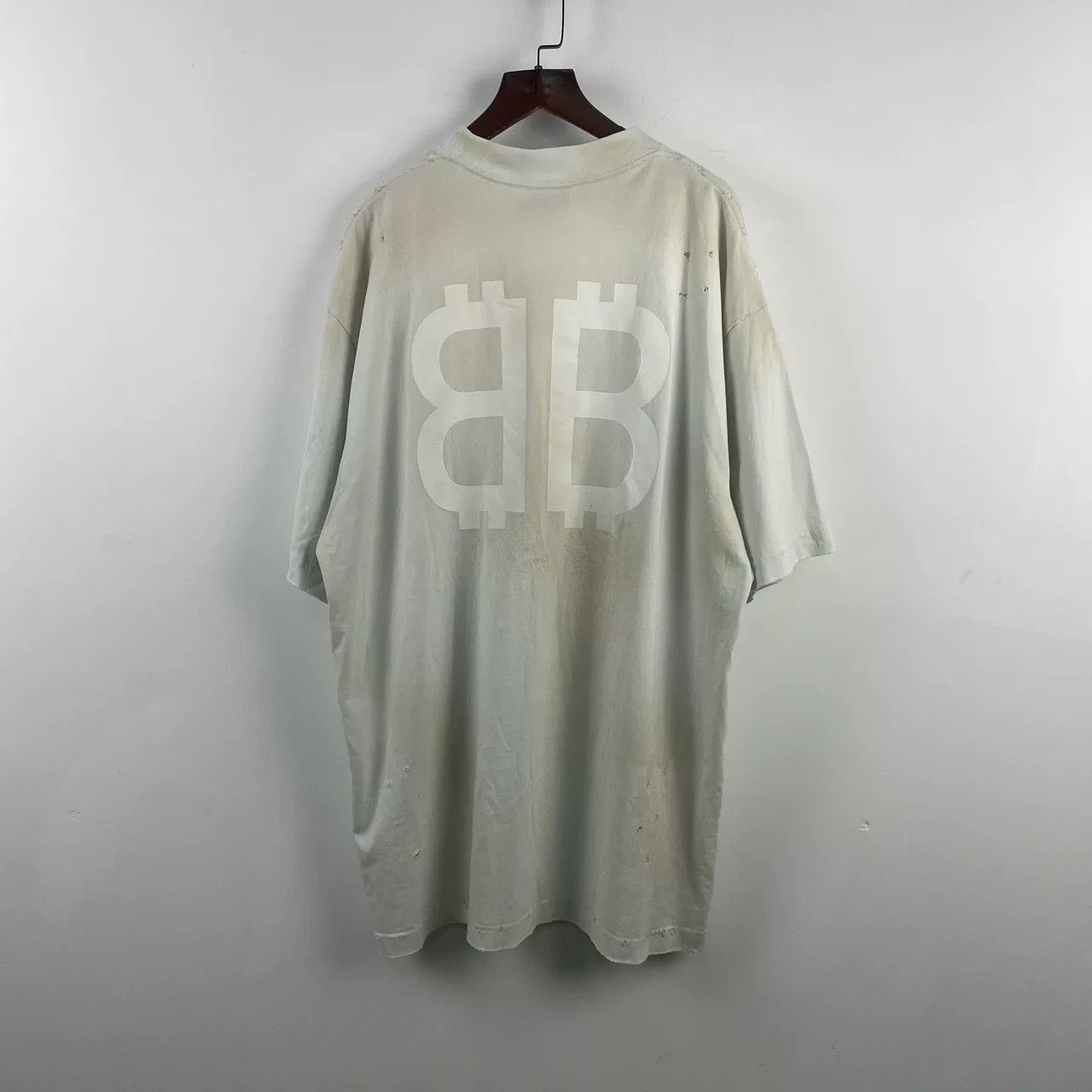 Balenciaga Balenciaga Distressed Logo T-Shirt Size S Size US S / EU 44-46 / 1 - 3 Thumbnail