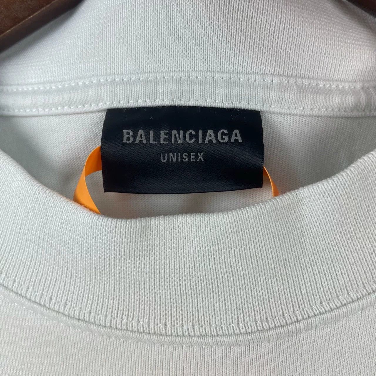 Balenciaga Balenciaga Distressed Logo T-Shirt Size S Size US S / EU 44-46 / 1 - 4 Thumbnail