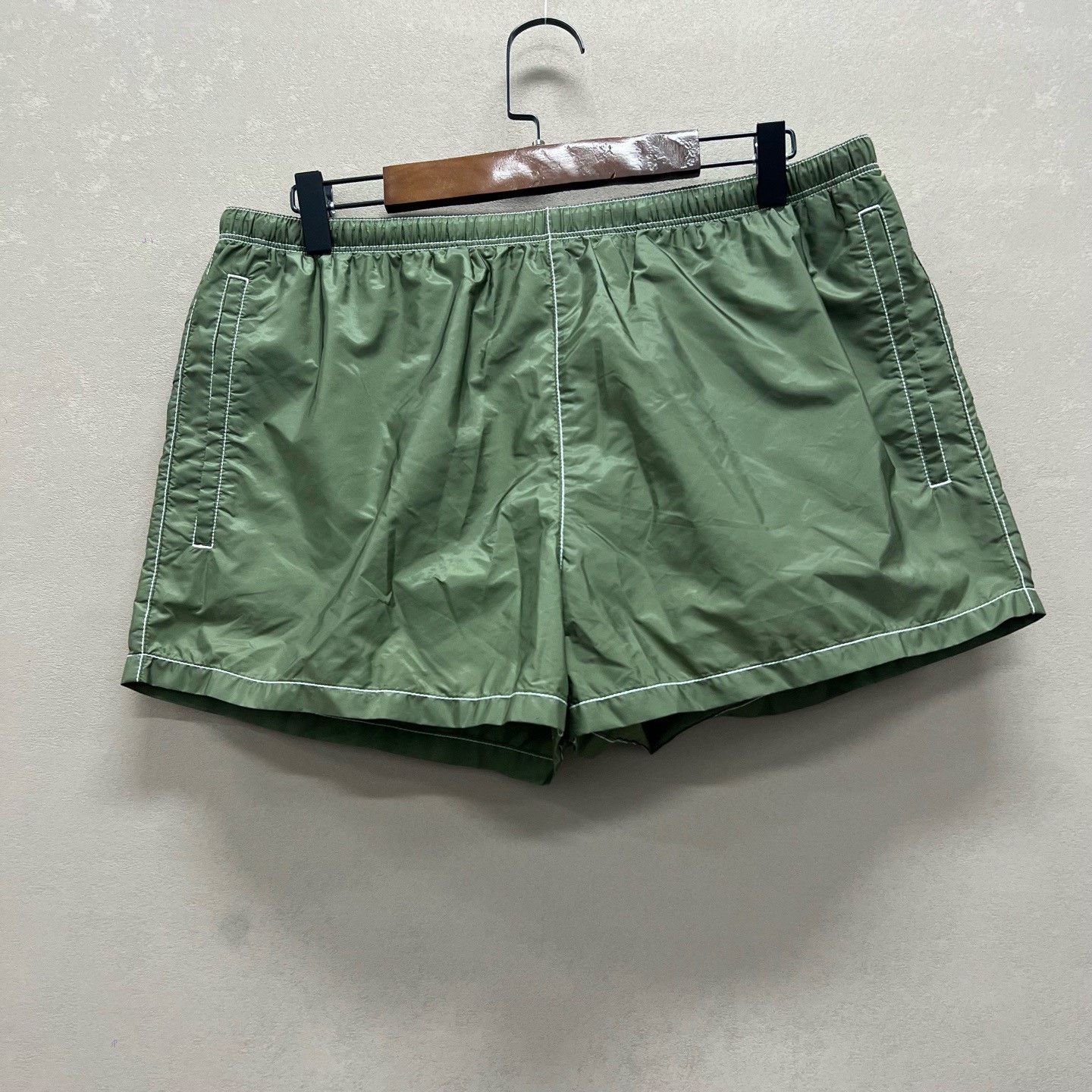 Prada Prada Logo Patch Re-Nylon Shorts Size 50 Size US 34 / EU 50 - 2 Thumbnail