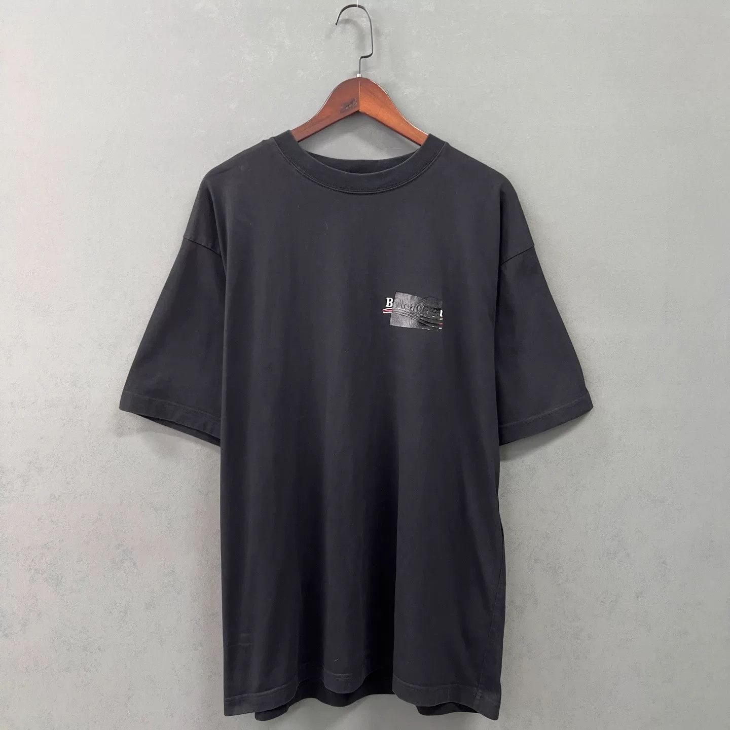 Balenciaga Balenciaga Tape Logo T-Shirt Size M Size US M / EU 48-50 / 2 - 2 Thumbnail