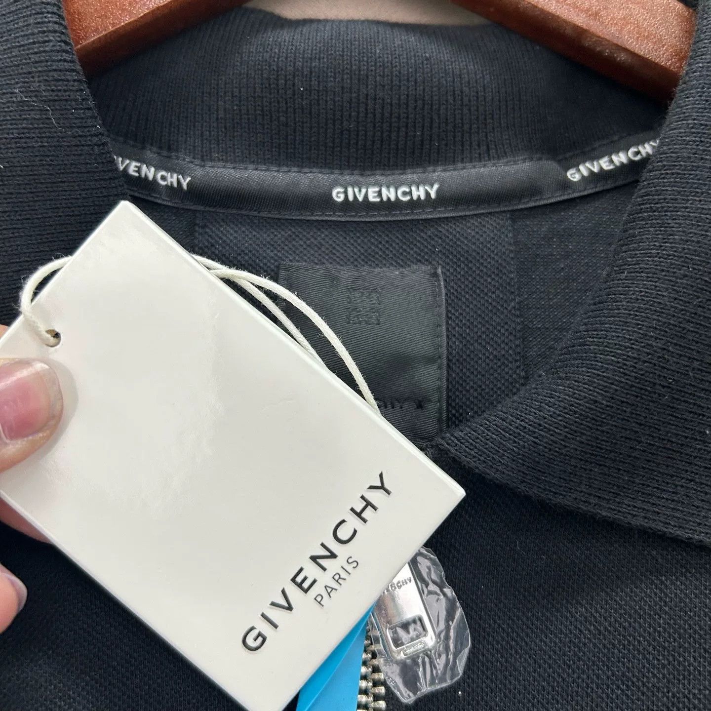 Givenchy Givenchy Logo Embroidered Long Sleeve Polo Size M Size US M / EU 48-50 / 2 - 4 Thumbnail