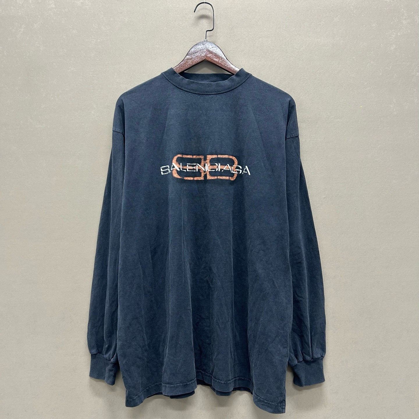 Balenciaga Balenciaga Logo Long Sleeve T-Shirt Size M Size US M / EU 48-50 / 2 - 2 Thumbnail