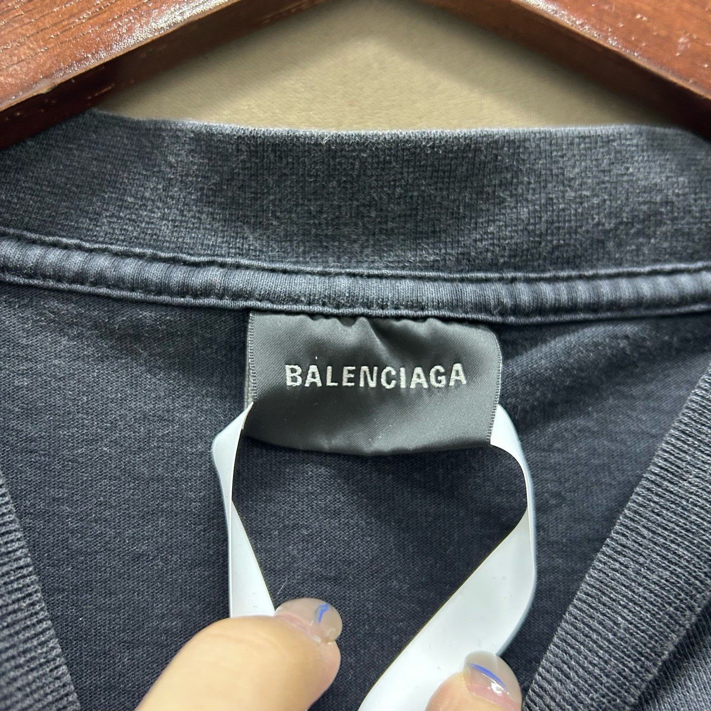 Balenciaga Balenciaga Logo Long Sleeve T-Shirt Size M Size US M / EU 48-50 / 2 - 4 Thumbnail