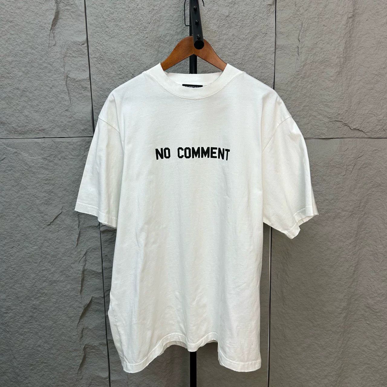 Balenciaga Balenciaga No Comment T-Shirt Size XXS Size US XXS / EU 40 - 2 Thumbnail