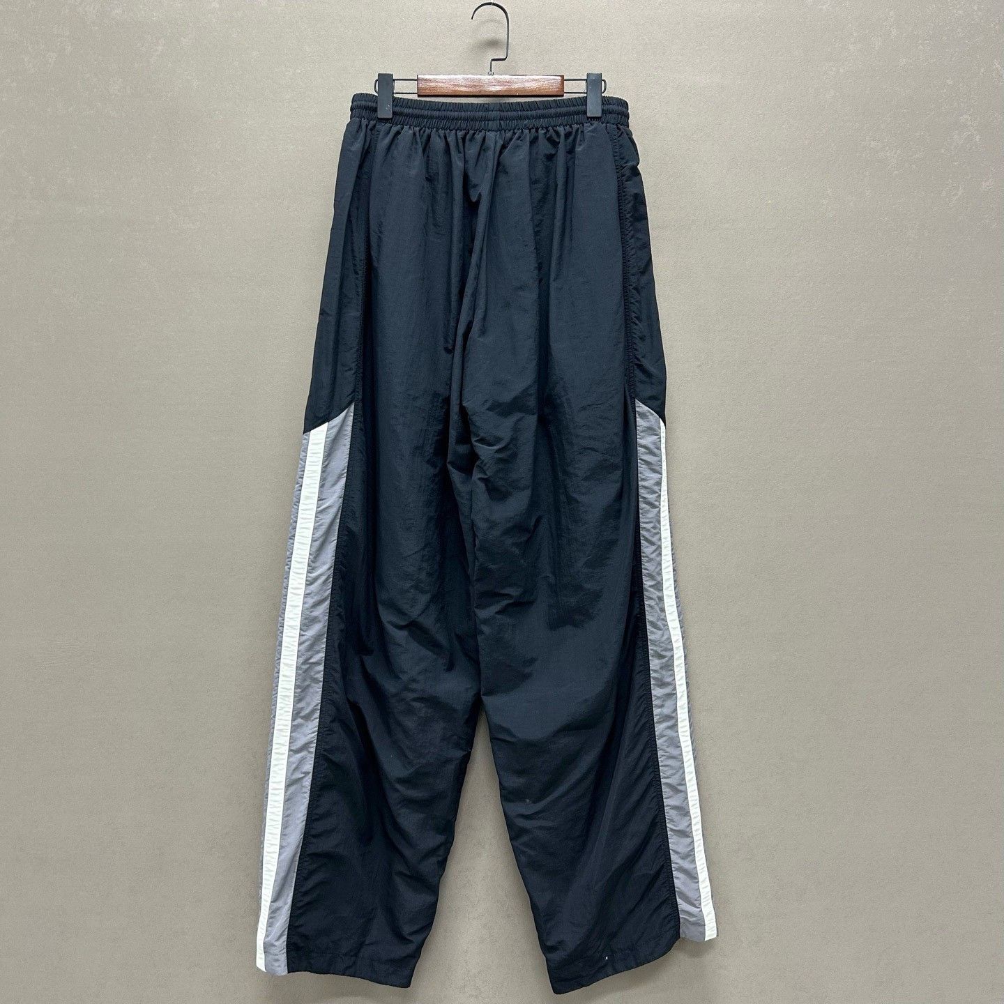 Balenciaga Balenciaga Nylon Track Pants Size S Size US 30 / EU 46 - 3 Thumbnail