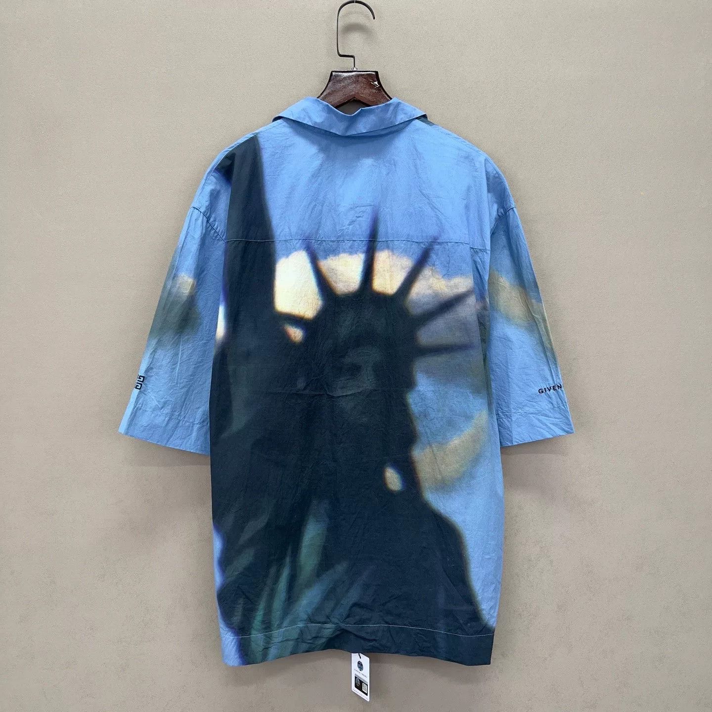 Givenchy Givenchy Statue Print Button Up Shirt Size S Size US S / EU 44-46 / 1 - 3 Thumbnail