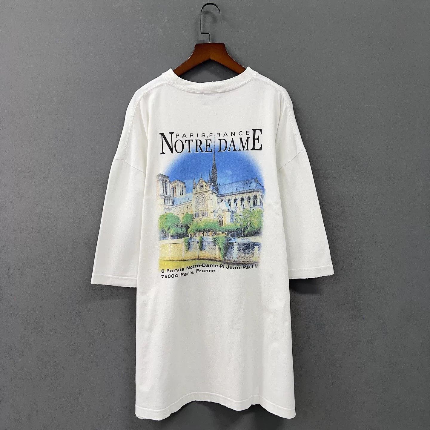 Balenciaga Balenciaga Graphic Distressed T-Shirt Size XS Size US XS / EU 42 / 0 - 3 Thumbnail