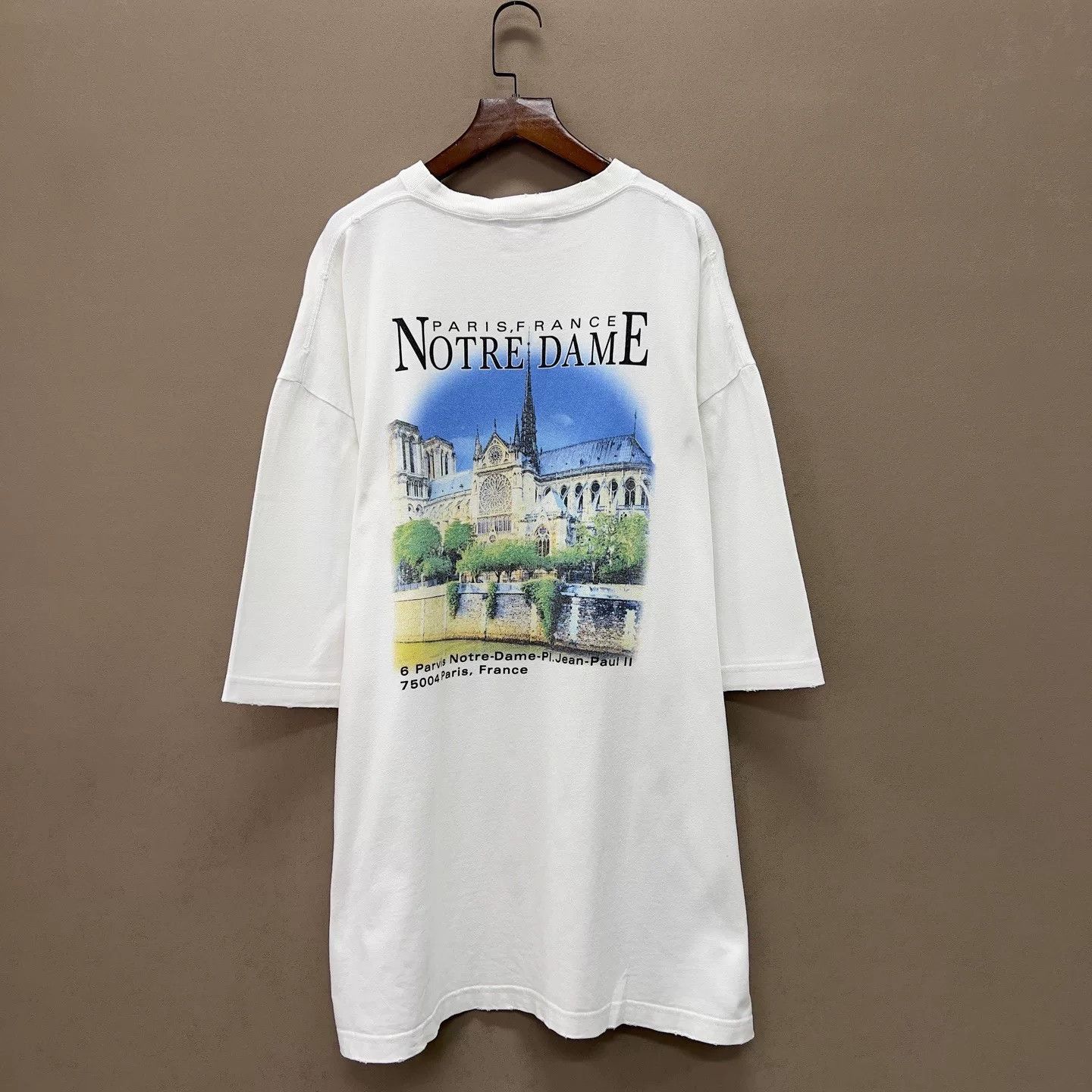 Balenciaga Balenciaga Graphic Distressed T-Shirt Size XS Size US XS / EU 42 / 0 - 5 Thumbnail