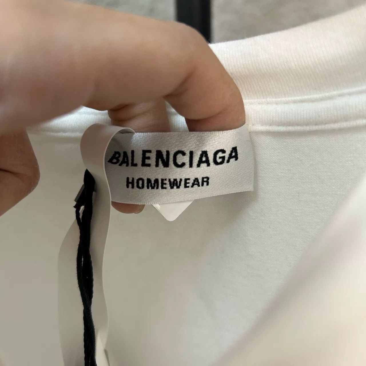 Balenciaga Balenciaga Embroidered Logo T-Shirt Size L Size US L / EU 52-54 / 3 - 4 Thumbnail