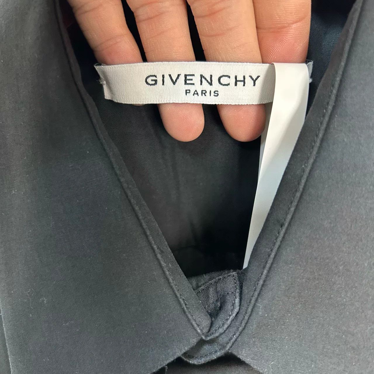 Givenchy Givenchy Mosaic Madonna Long Sleeve Shirt Size M Size US M / EU 48-50 / 2 - 4 Thumbnail
