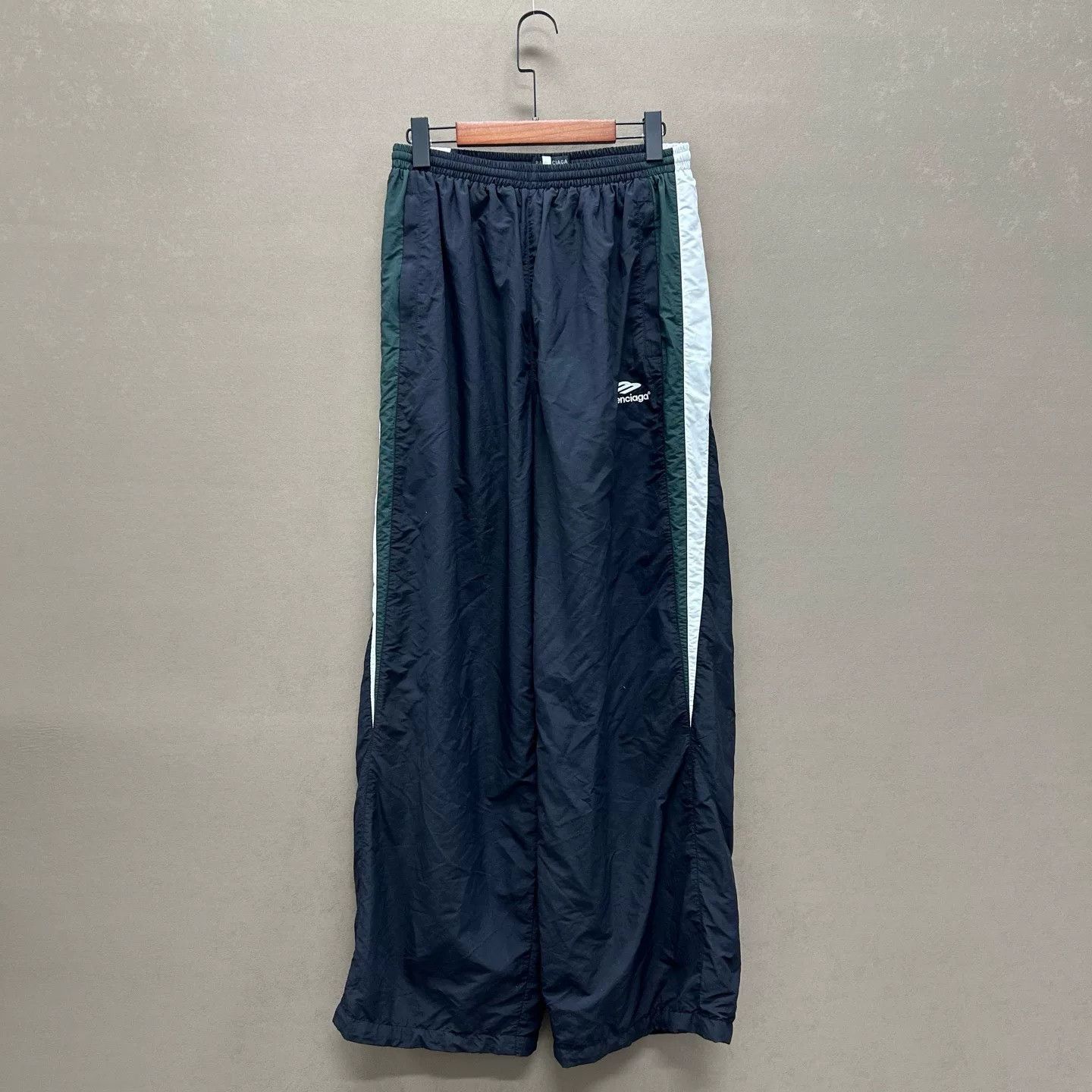 Balenciaga Balenciaga Contrast Stripe Nylon Sweatpants Size XS Size US 28 / EU 44 - 2 Thumbnail