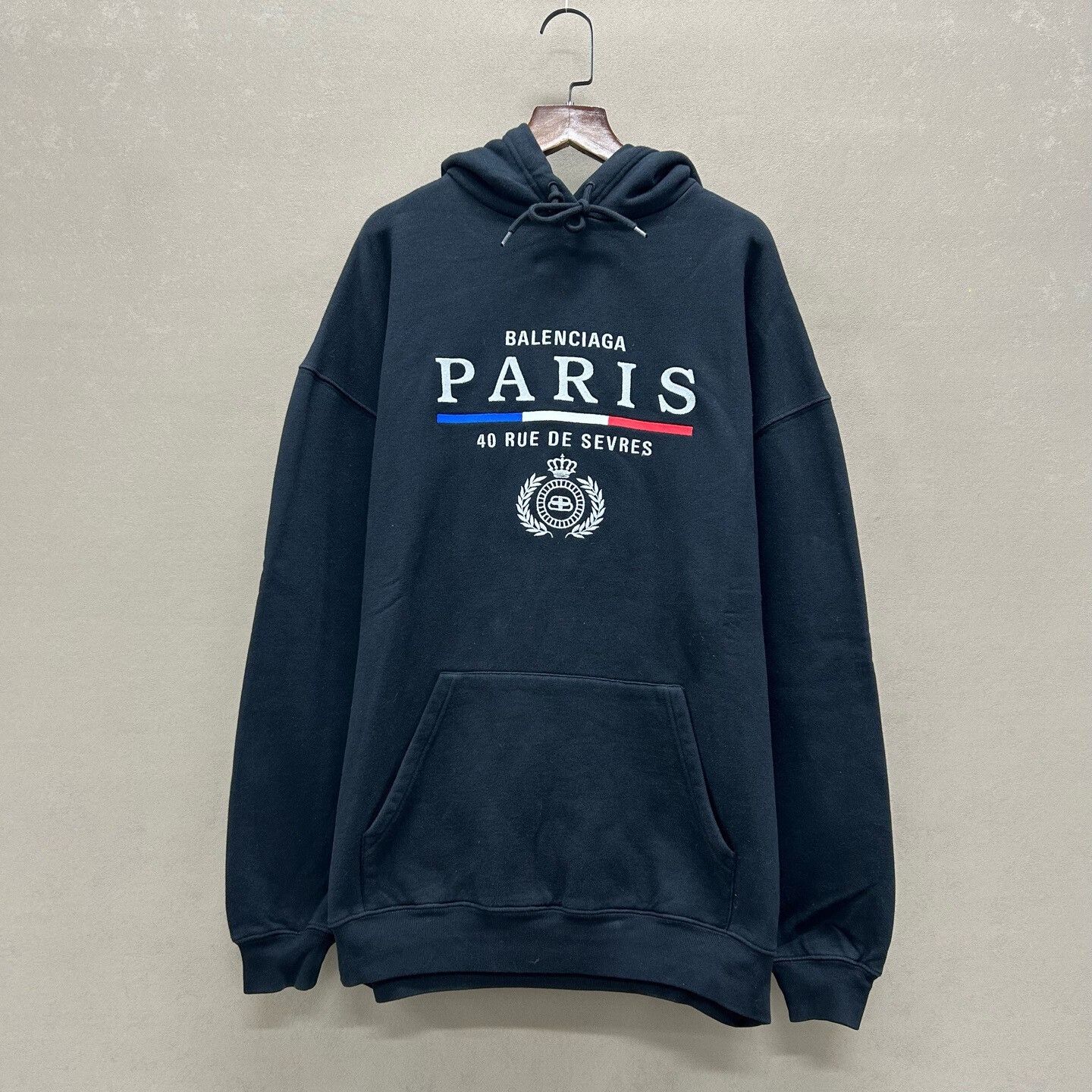 Balenciaga Balenciaga Crown Paris Logo Hoodie Size S Size US S / EU 44-46 / 1 - 2 Thumbnail