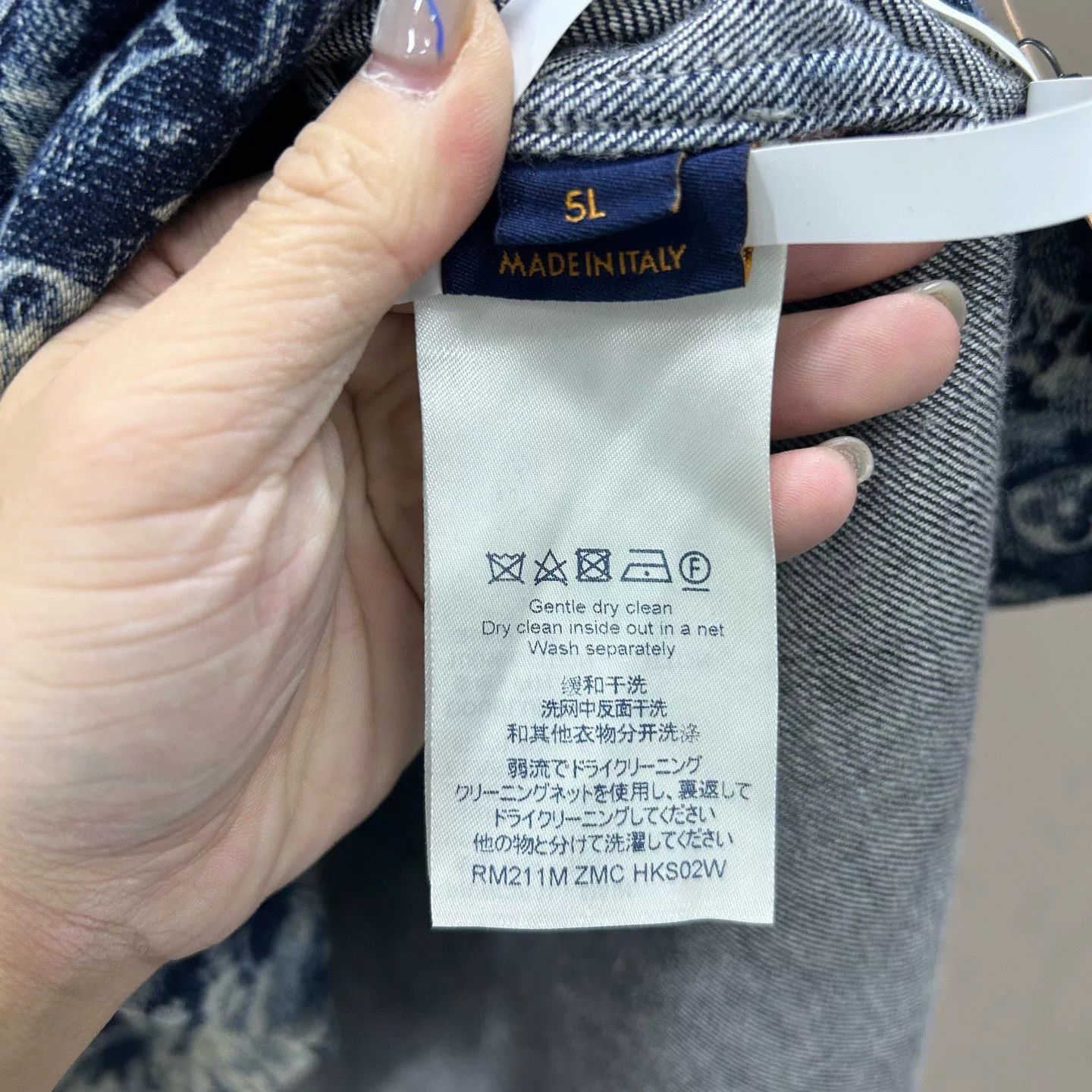 Louis Vuitton Louis Vuitton Monogram Print Denim Shirt Size S Size US S / EU 44-46 / 1 - 4 Thumbnail