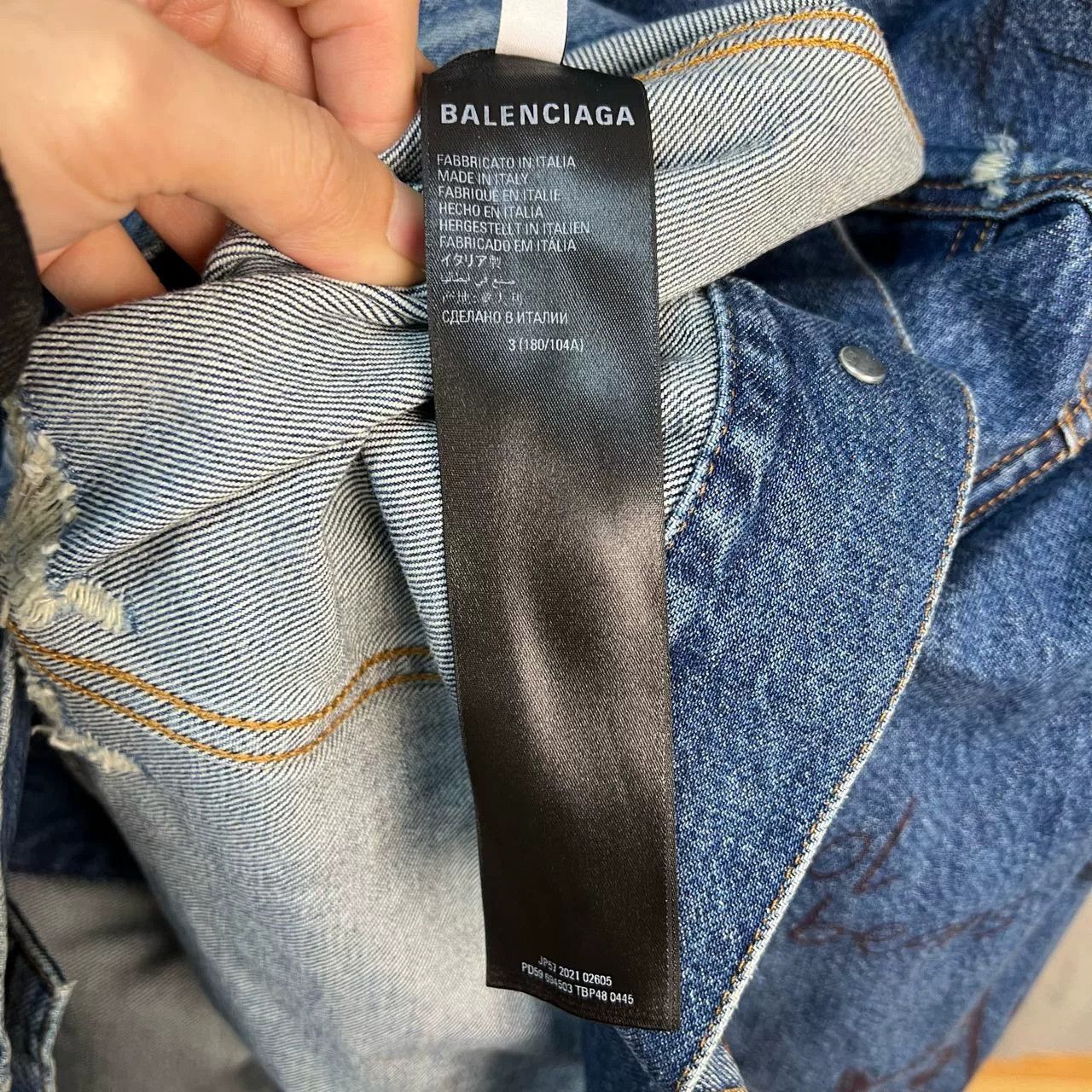 Balenciaga Balenciaga Graffiti Denim Jacket Size XL Size US XL / EU 56 / 4 - 6 Thumbnail