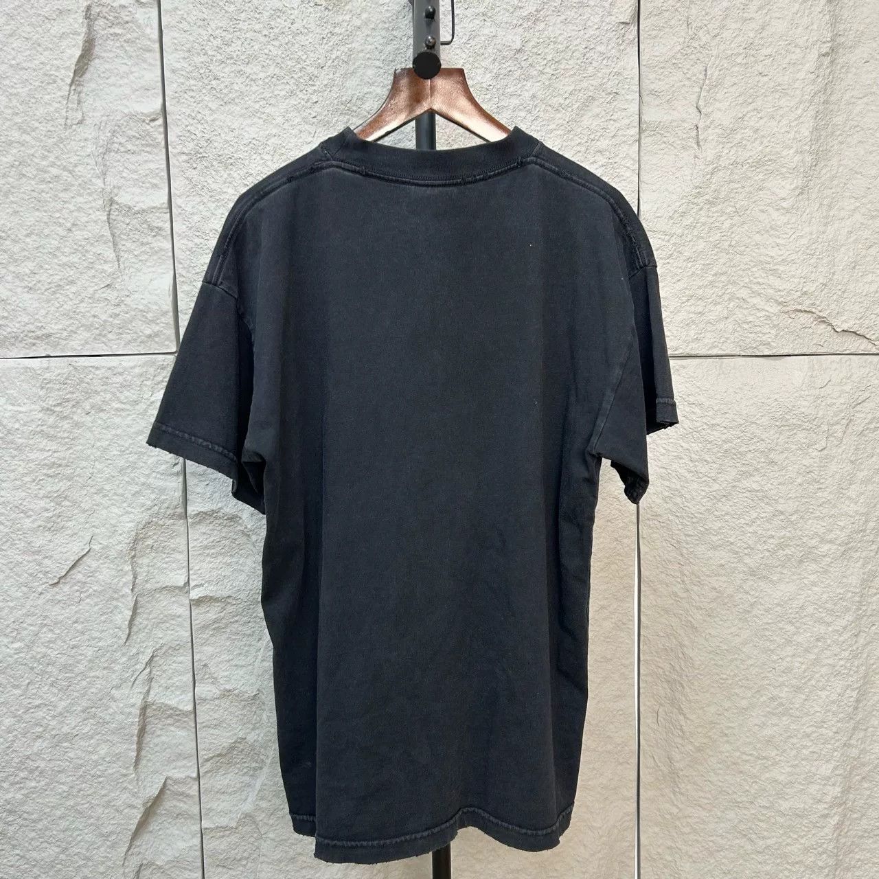 Balenciaga Balenciaga Be Differen Logo T-Shirt Size XS Size US XS / EU 42 / 0 - 3 Thumbnail