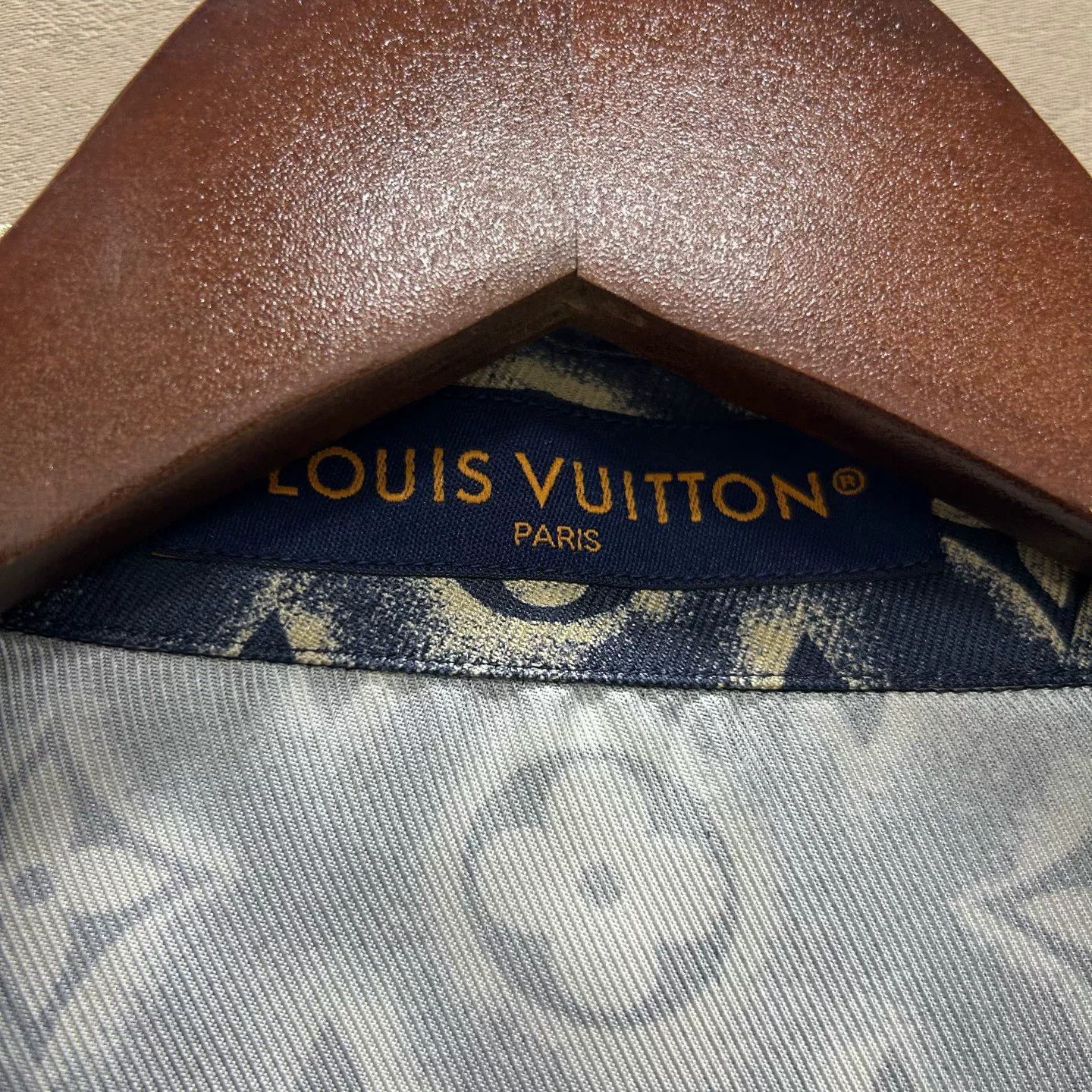 Louis Vuitton Louis Vuitton Monogram Short Sleeve Shirt Size M Size US M / EU 48-50 / 2 - 4 Thumbnail