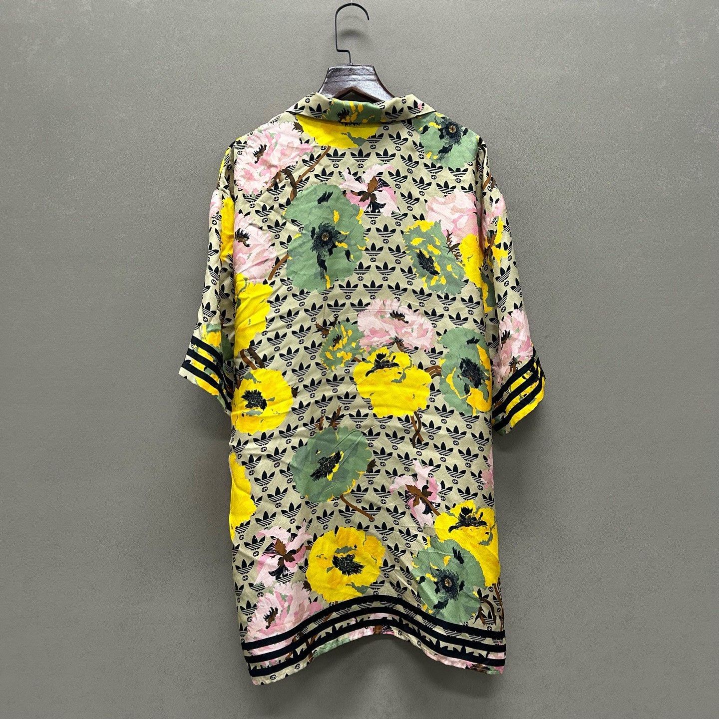 Gucci Gucci x Adidas Floral Silk Shirt Size M Size US M / EU 48-50 / 2 - 3 Thumbnail