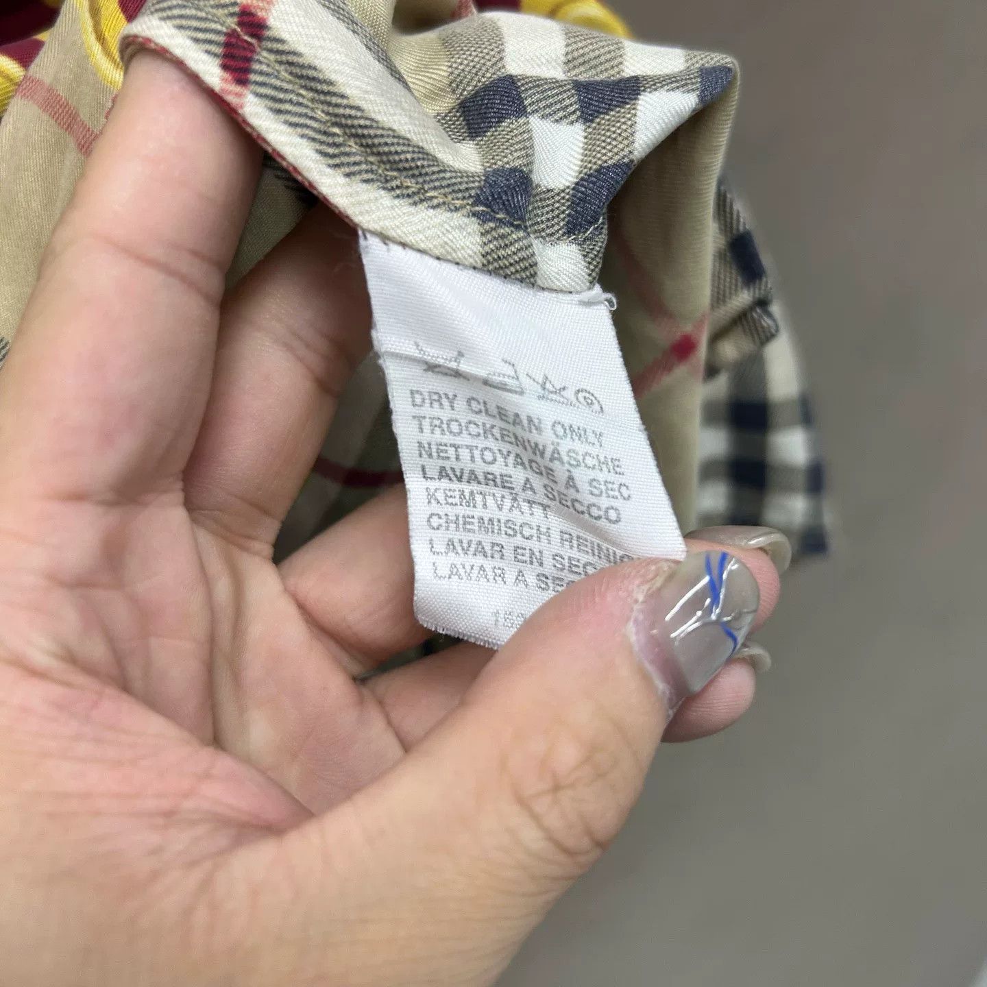 Burberry Vintage Burberrys Silk Scroll Pattern Shirt Size M Size US M / EU 48-50 / 2 - 5 Thumbnail