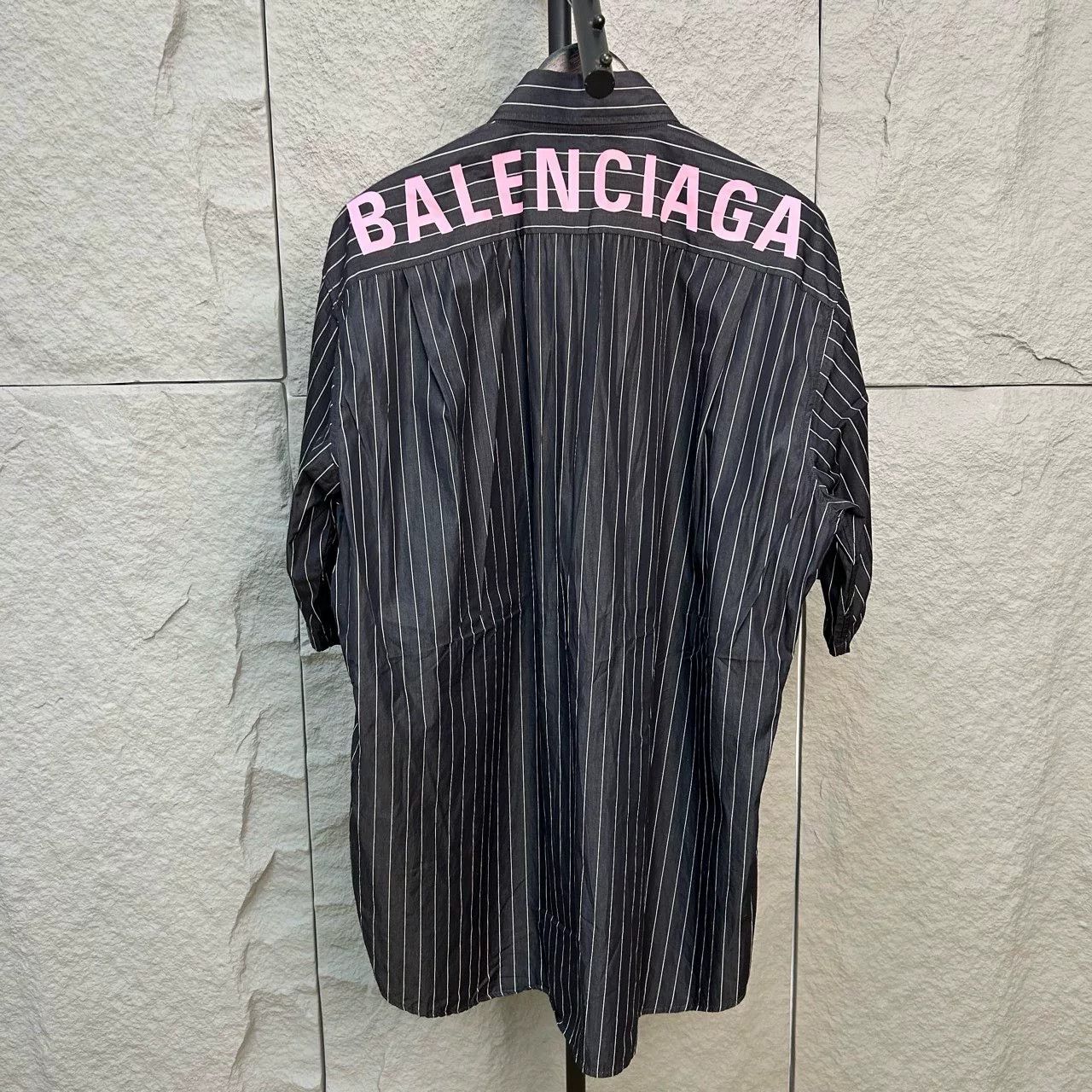 Balenciaga Balenciaga Striped Logo Shirt US M Size US M / EU 48-50 / 2 - 3 Thumbnail