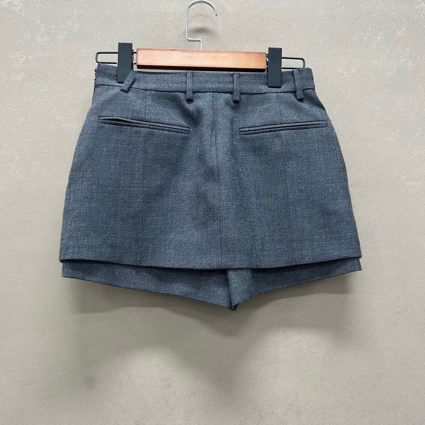 Gucci Gucci Grey Wool Shorts Size 34 Size 24" / US 00 / IT 34 - 3 Thumbnail
