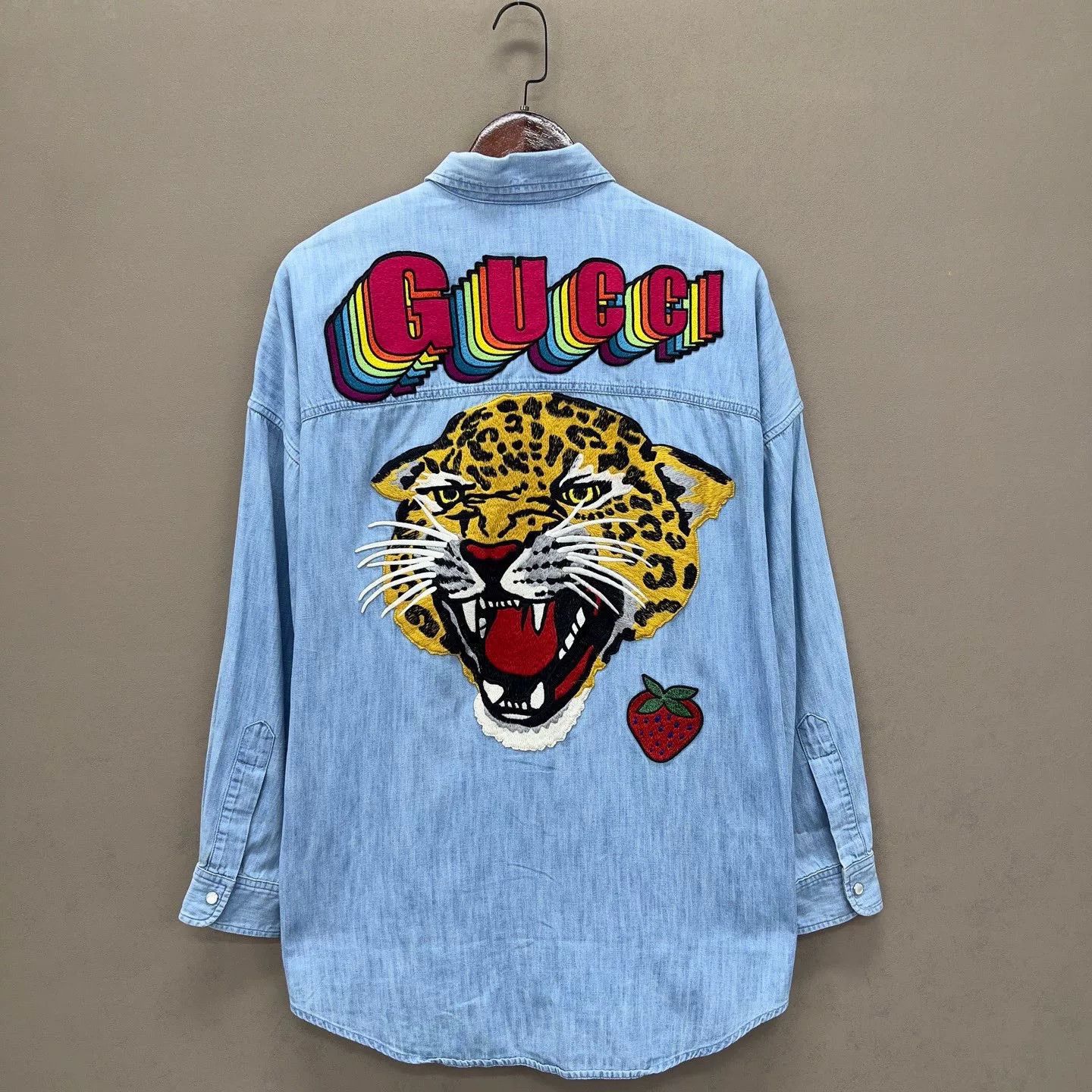 Gucci Gucci Leopard Embroidered Denim Shirt Size M Size US M / EU 48-50 / 2 - 3 Thumbnail