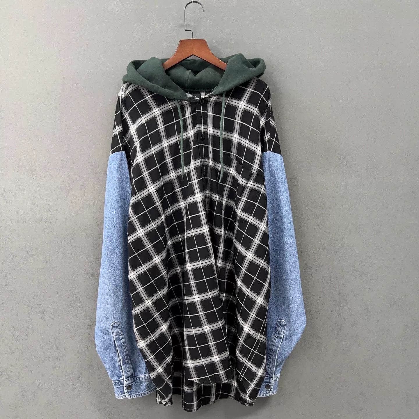 Balenciaga Balenciaga Plaid Denim Hoodie Shirt Size XL Size US XL / EU 56 / 4 - 2 Thumbnail