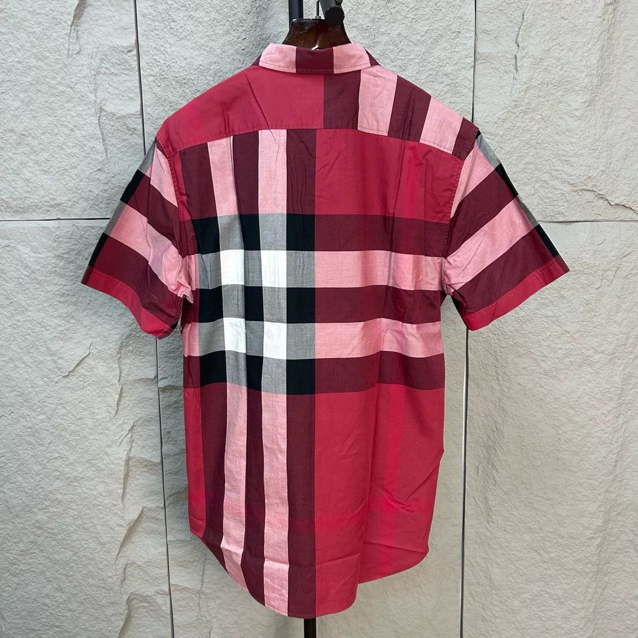Burberry Burberry Brit Red Plaid Button Up Shirt Size M Size US M / EU 48-50 / 2 - 3 Thumbnail