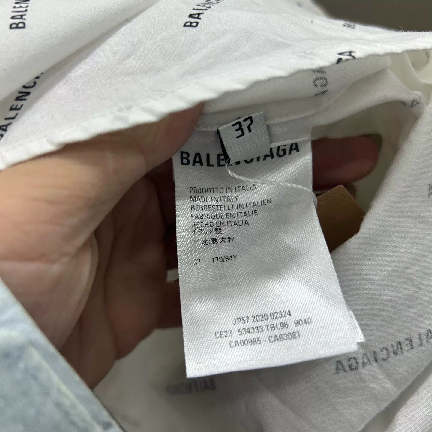 Balenciaga Balenciaga All Over Logo Shirt Size 37 Size US S / EU 44-46 / 1 - 5 Thumbnail